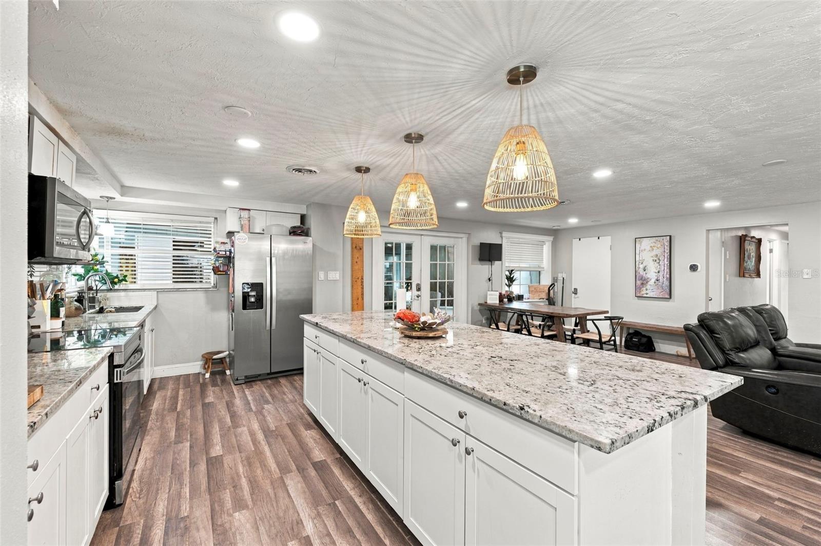 5105 W COUNTRY CLUB DRIVE, Sarasota, FL 34243