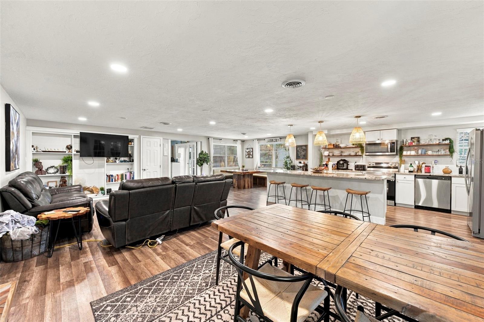 5105 W COUNTRY CLUB DRIVE, Sarasota, FL 34243 5105 W COUNTRY CLUB DRIVE, Sarasota, FL 34243