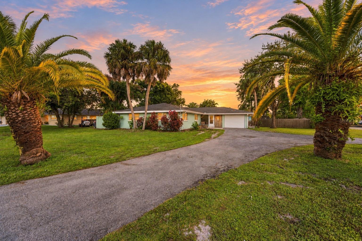 5105 W COUNTRY CLUB DRIVE, Sarasota, FL 34243