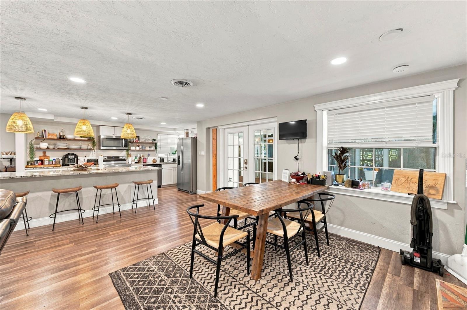5105 W COUNTRY CLUB DRIVE, Sarasota, FL 34243 5105 W COUNTRY CLUB DRIVE, Sarasota, FL 34243