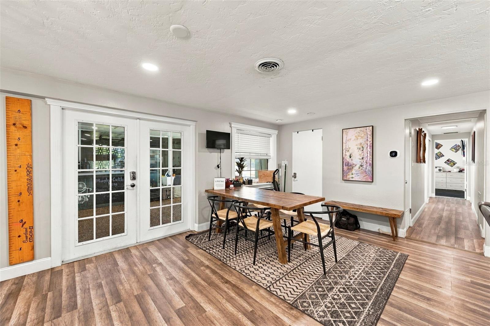 5105 W COUNTRY CLUB DRIVE, Sarasota, FL 34243 5105 W COUNTRY CLUB DRIVE, Sarasota, FL 34243