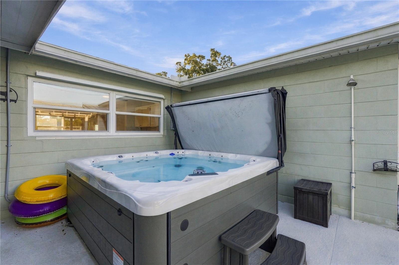 4822 60TH WAY N, Kenneth City, FL 33709