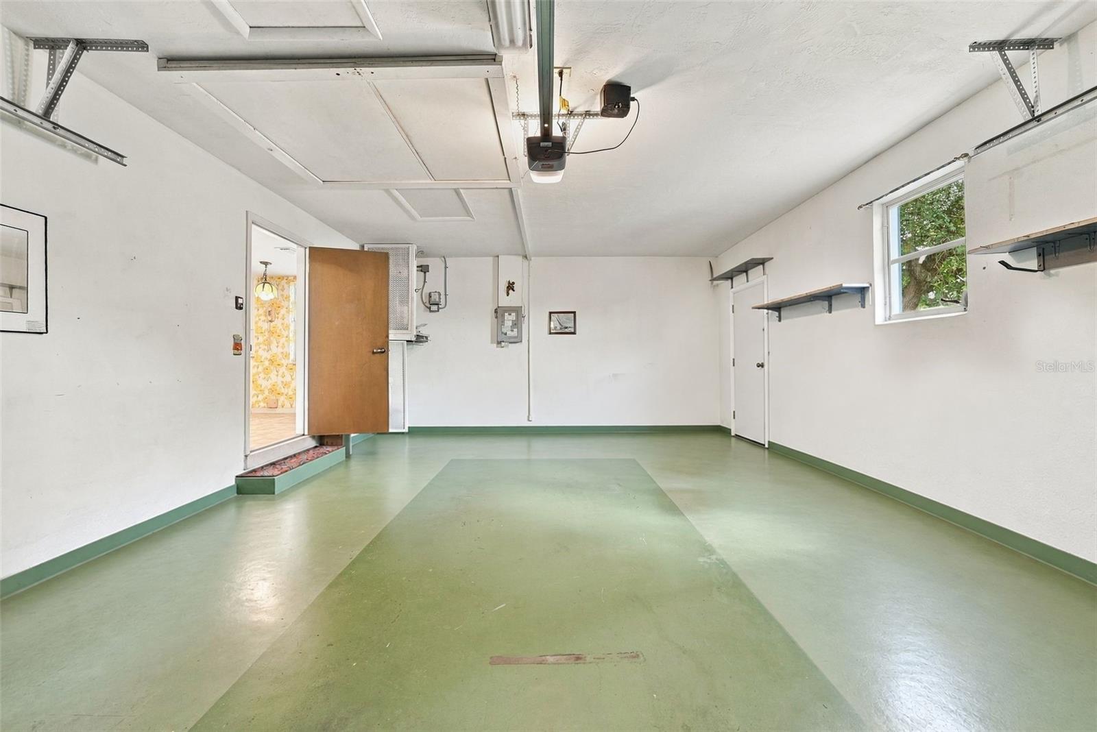 Large 1 car garage