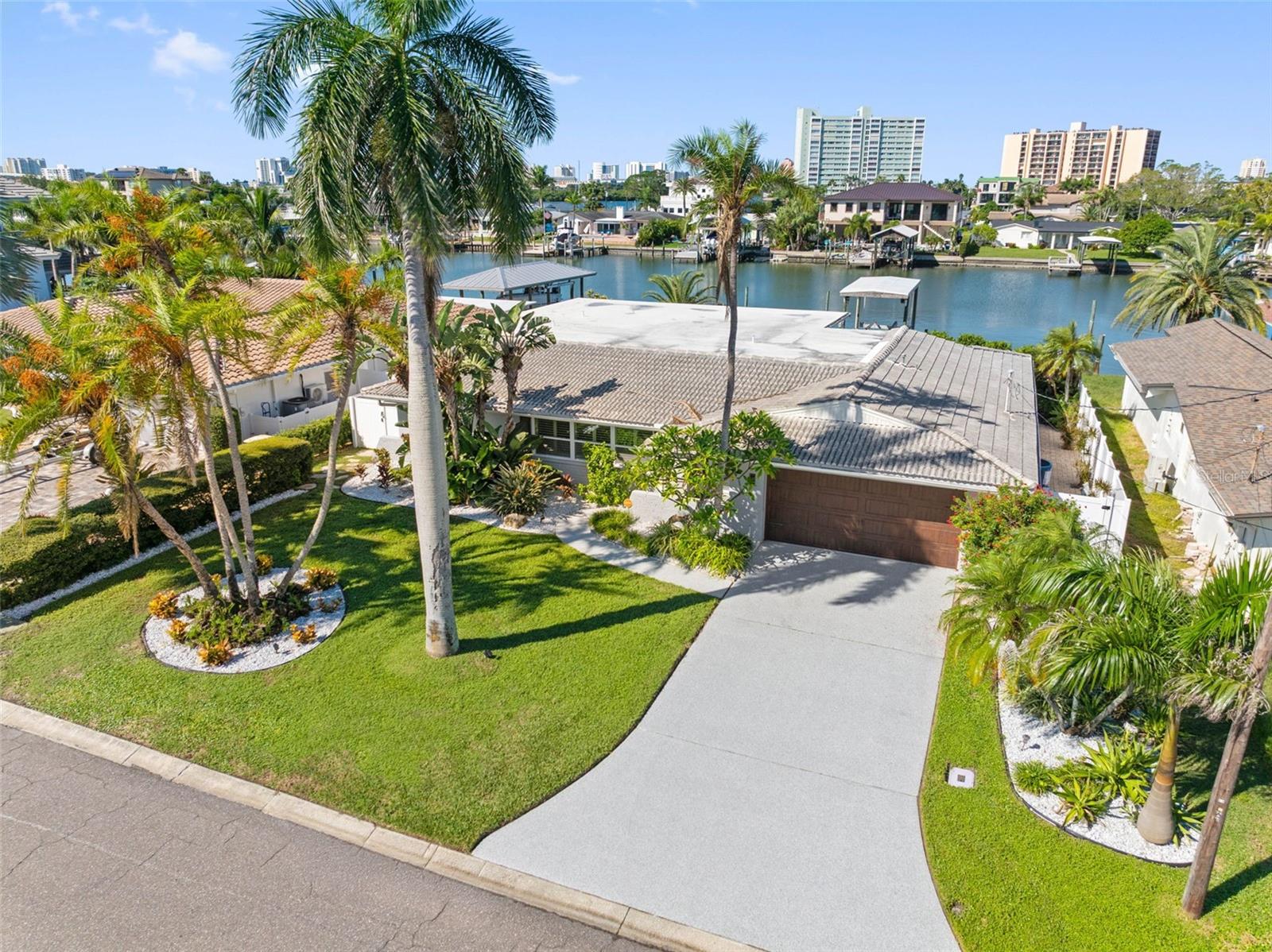 68 S WINDWARD ISLAND W, Clearwater Beach, FL 33767