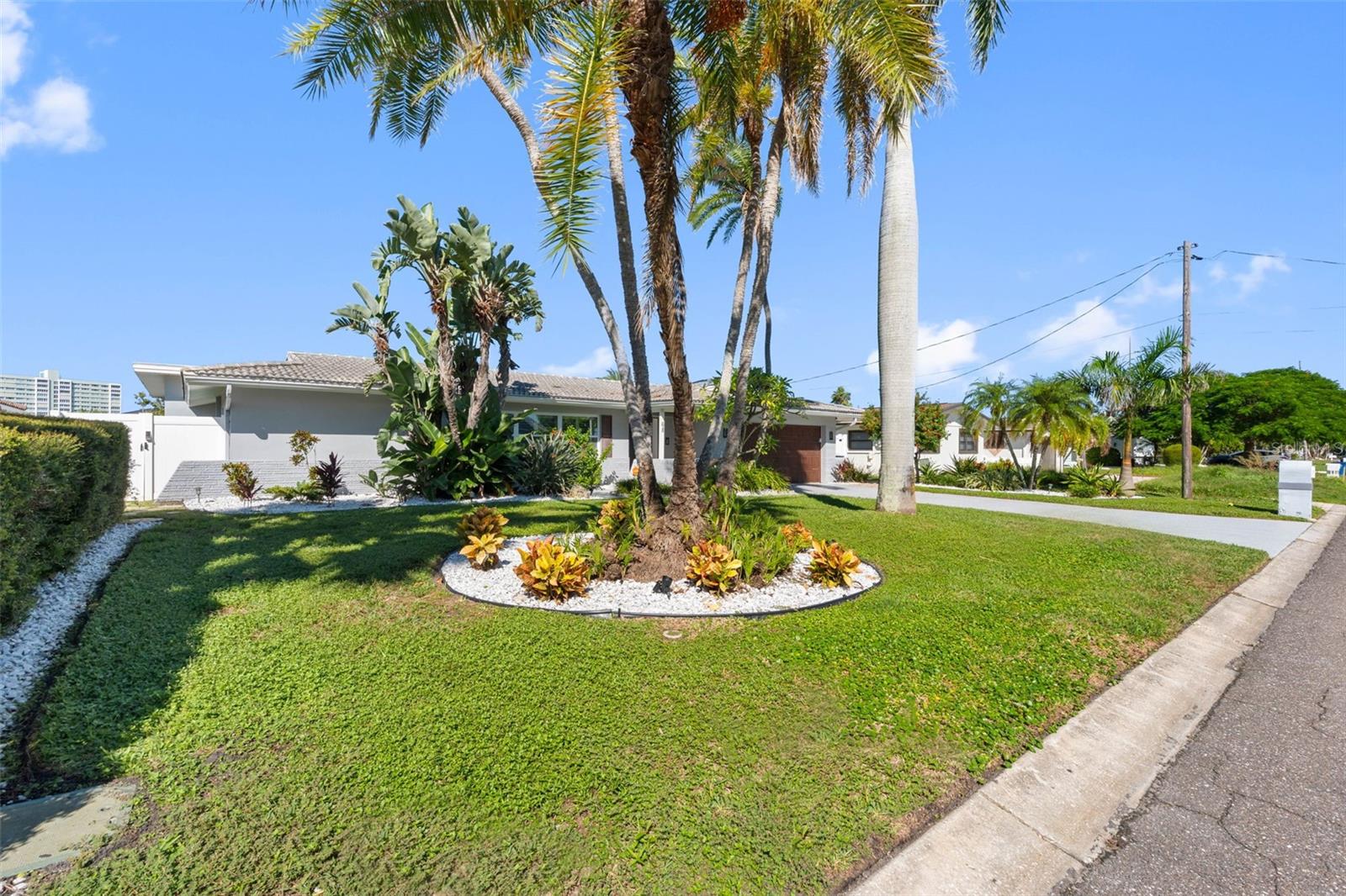 68 S WINDWARD ISLAND W, Clearwater Beach, FL 33767