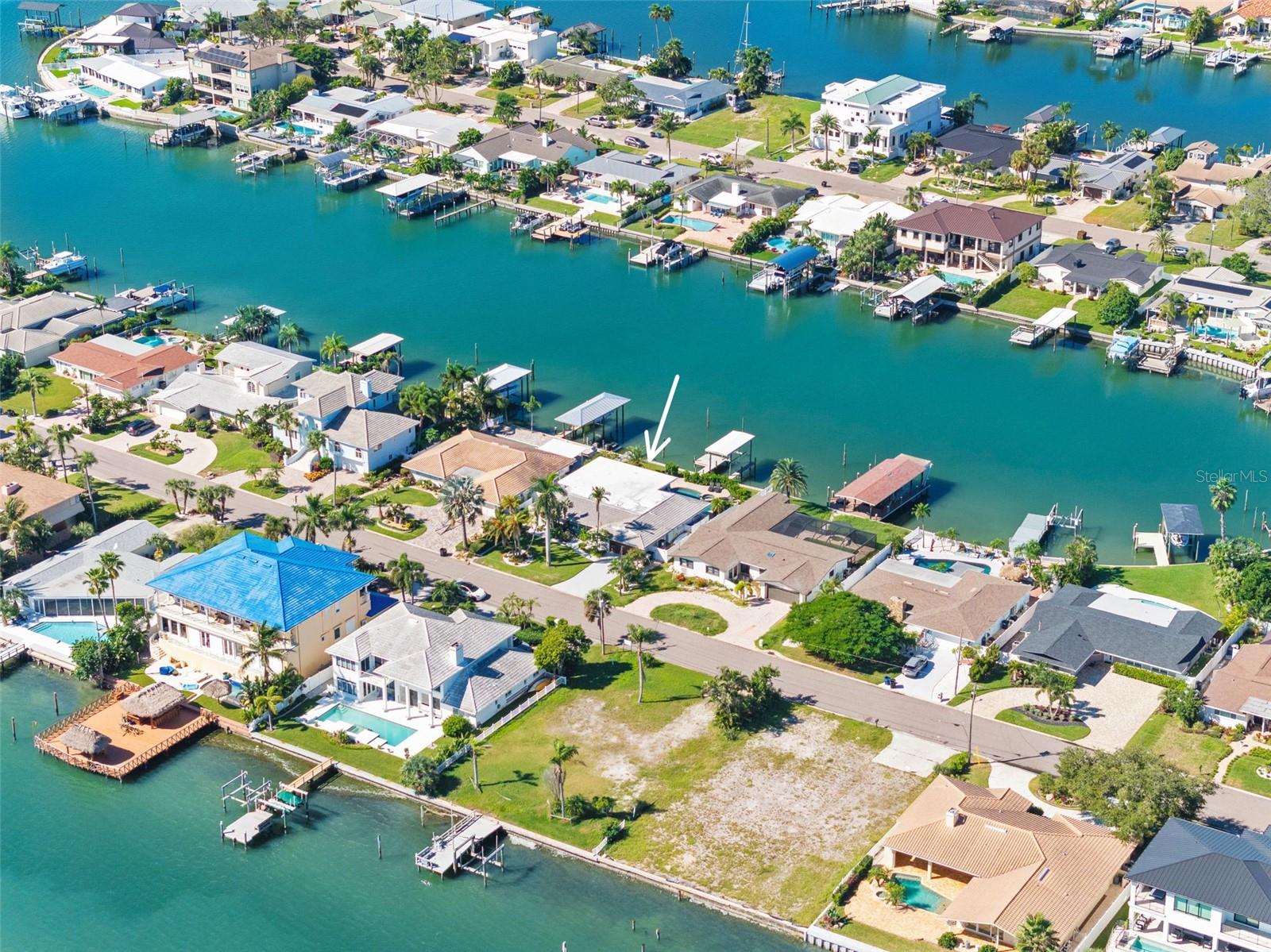 68 S WINDWARD ISLAND W, Clearwater Beach, FL 33767