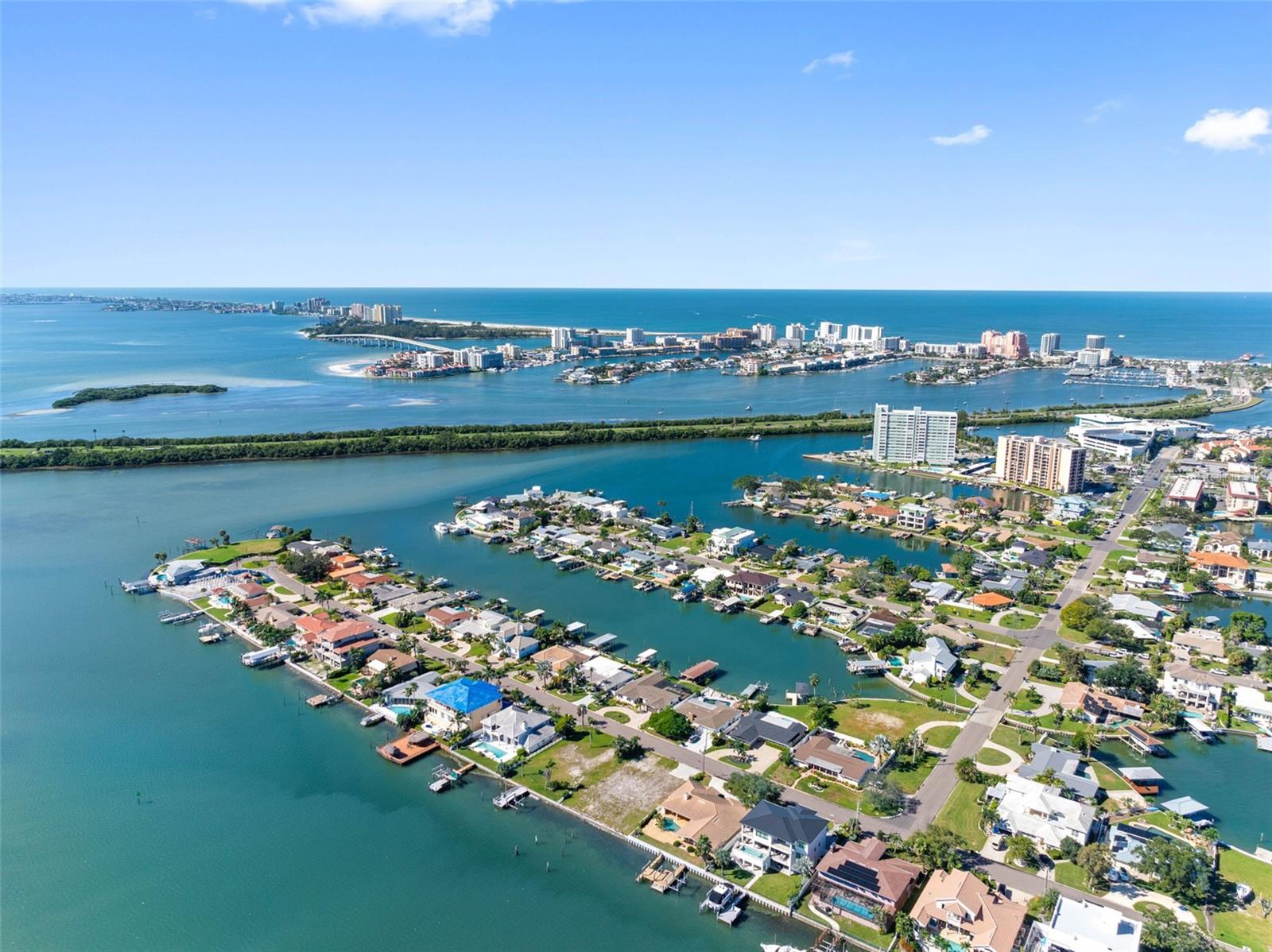 68 S WINDWARD ISLAND W, Clearwater Beach, FL 33767