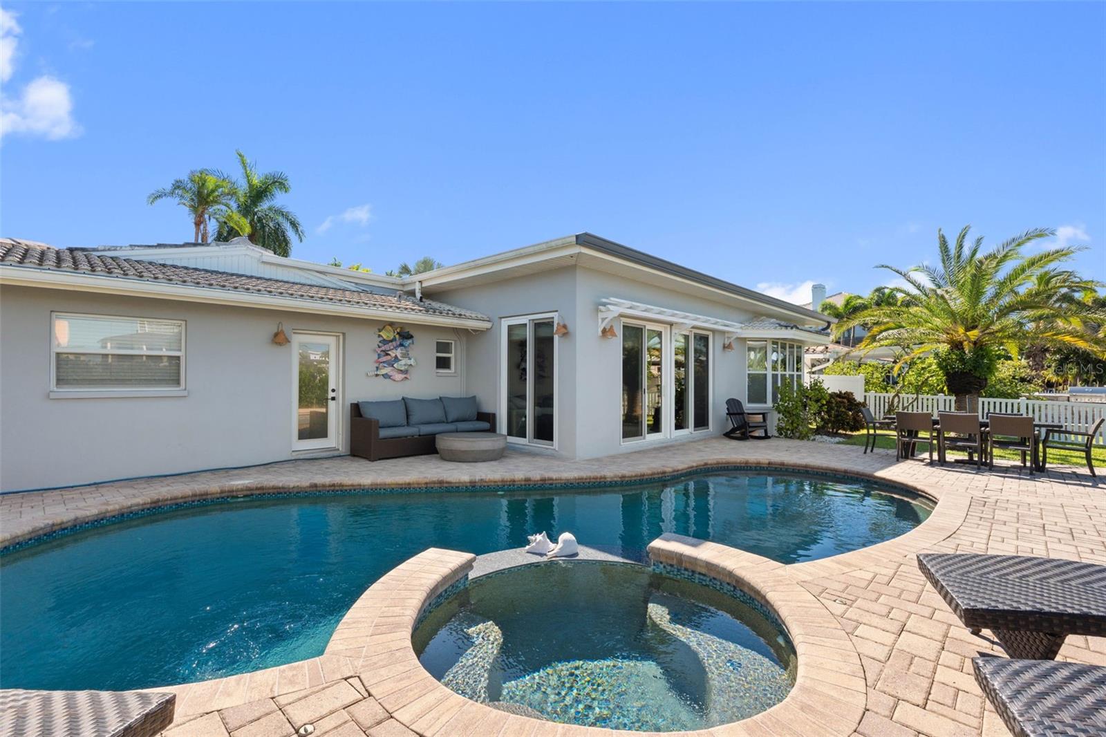 68 S WINDWARD ISLAND W, Clearwater Beach, FL 33767