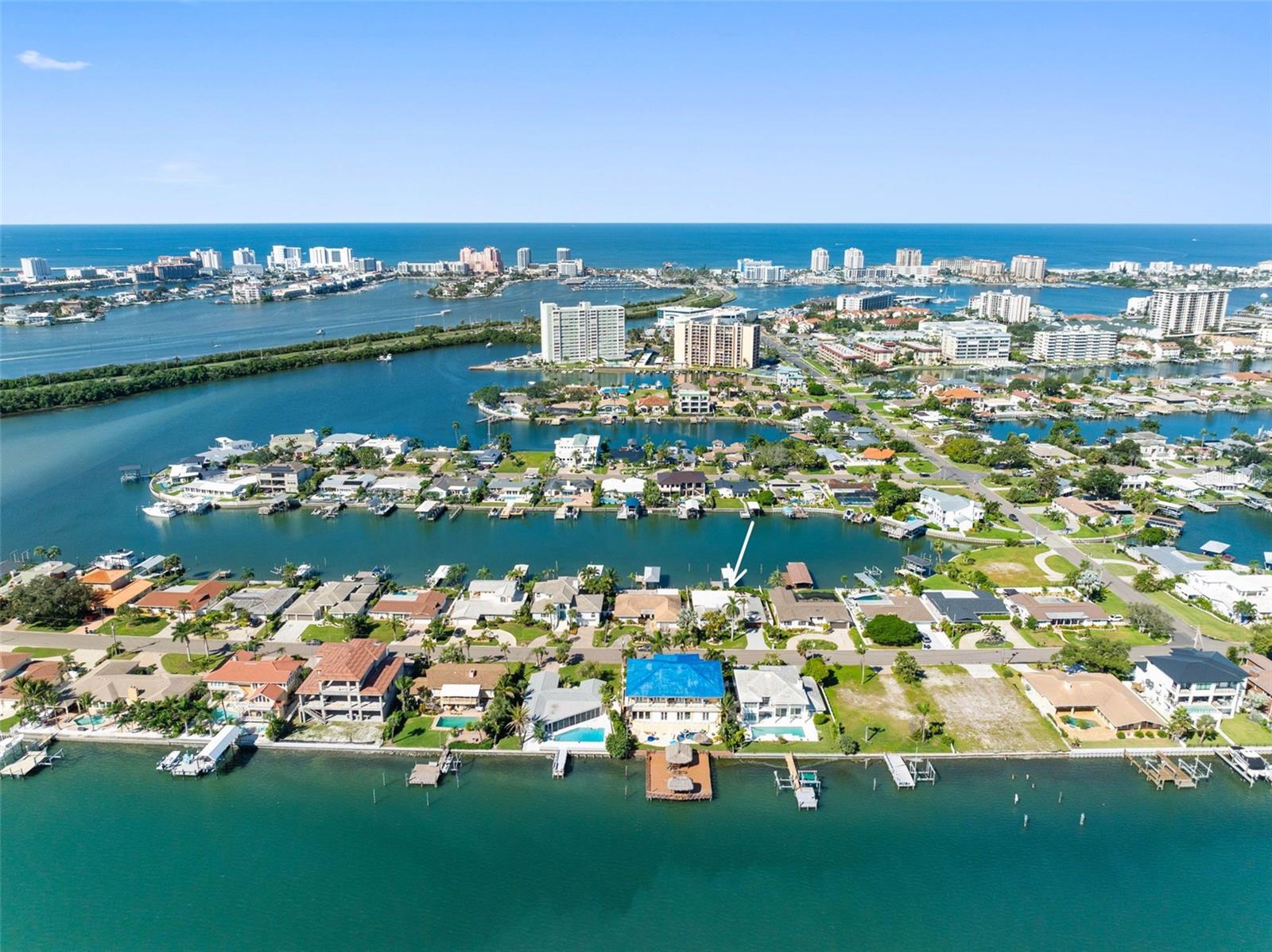 68 S WINDWARD ISLAND W, Clearwater Beach, FL 33767