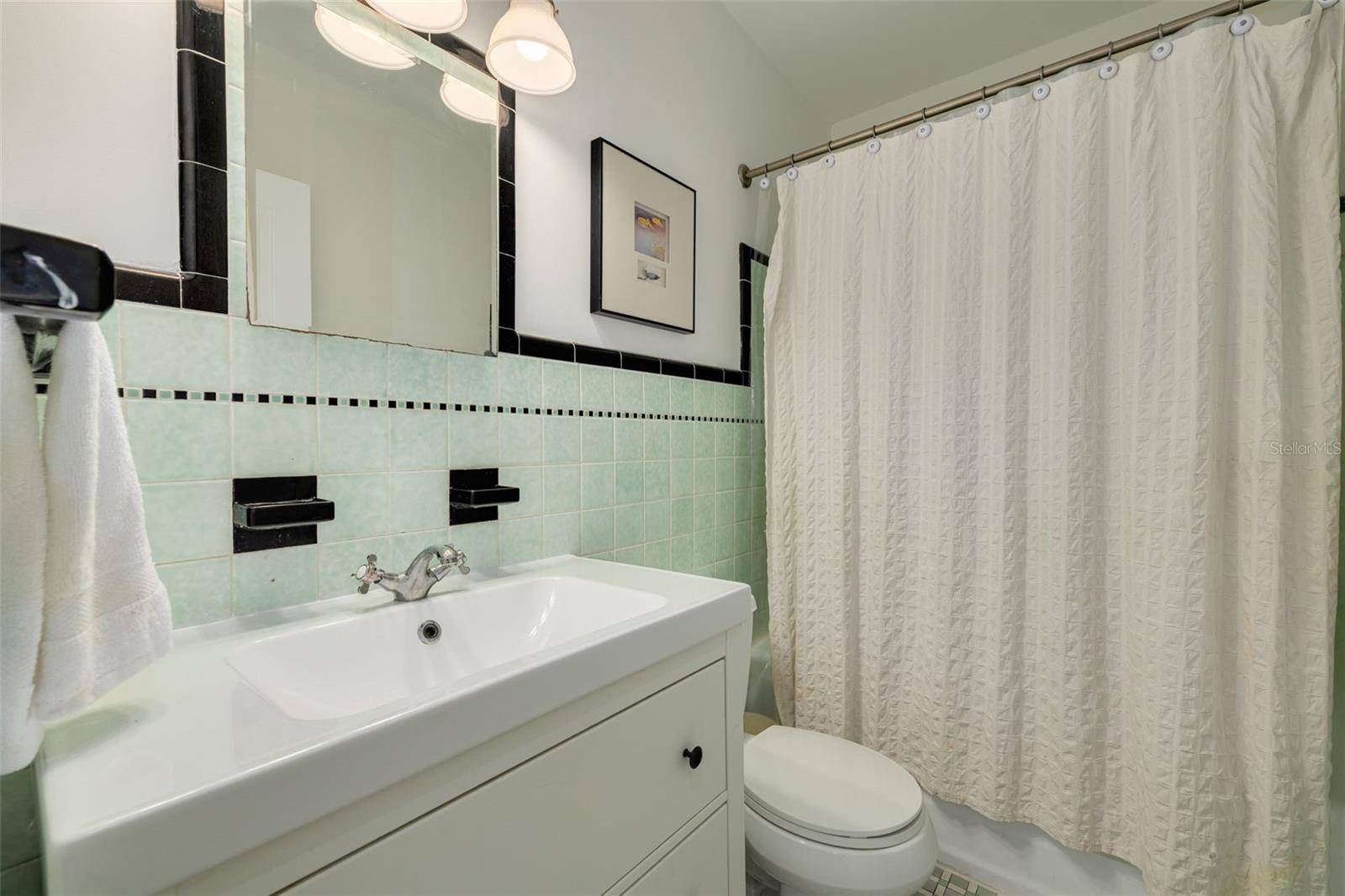 729 26TH AVENUE N, St Petersburg, FL 33704