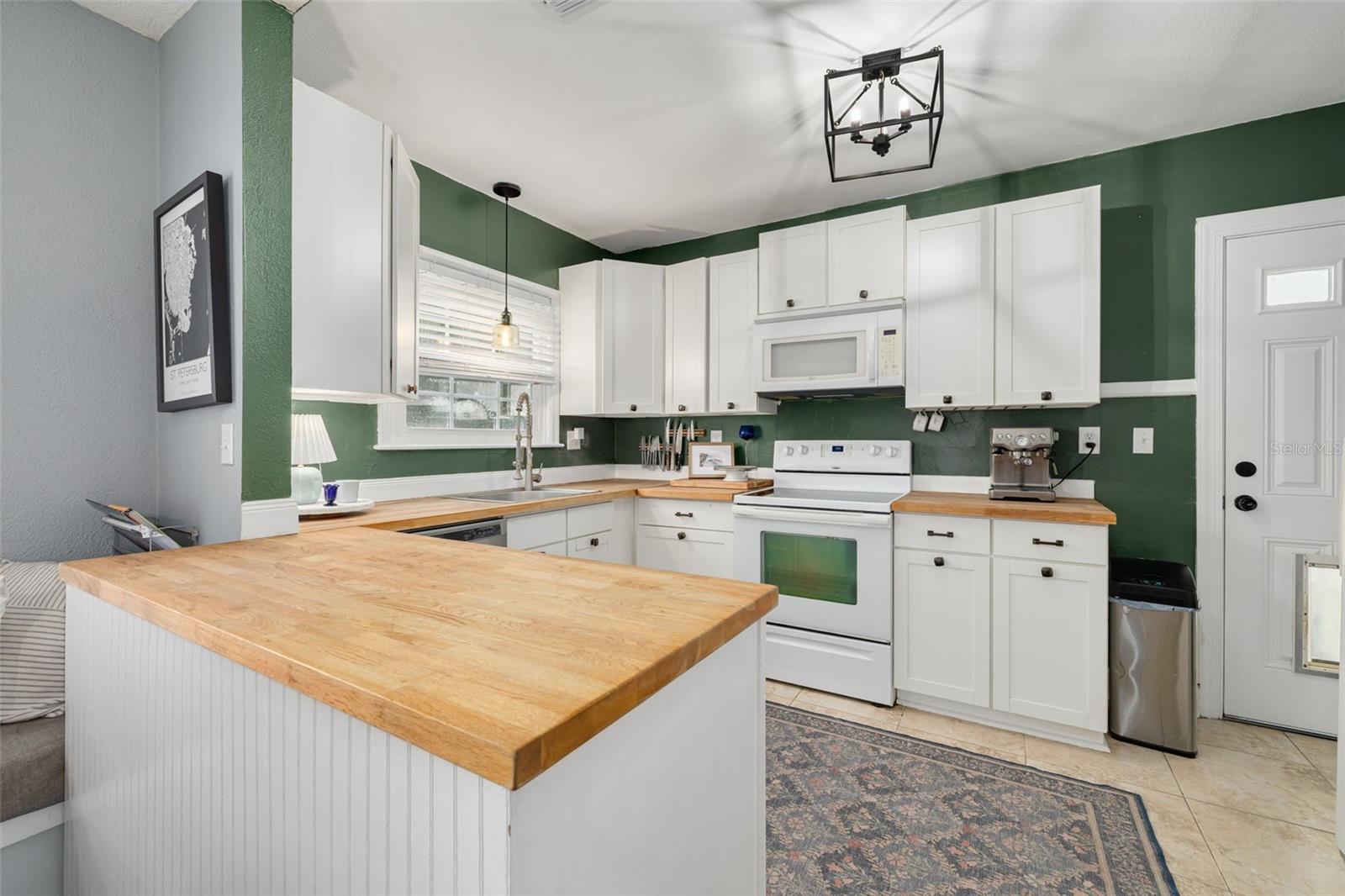 729 26TH AVENUE N, St Petersburg, FL 33704 729 26TH AVENUE N, St Petersburg, FL 33704