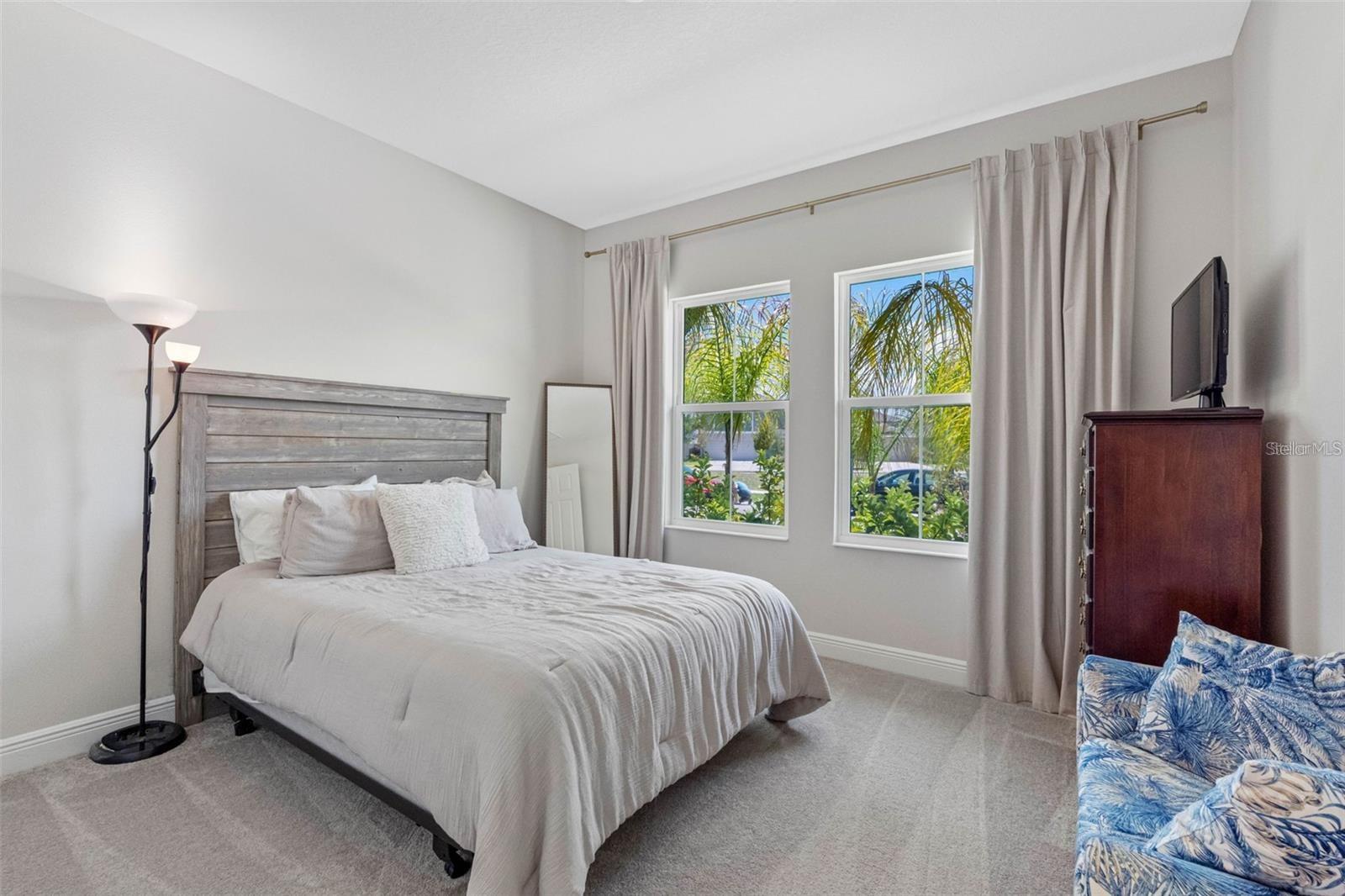 First-floor bedroom, ideal for guests or a home office