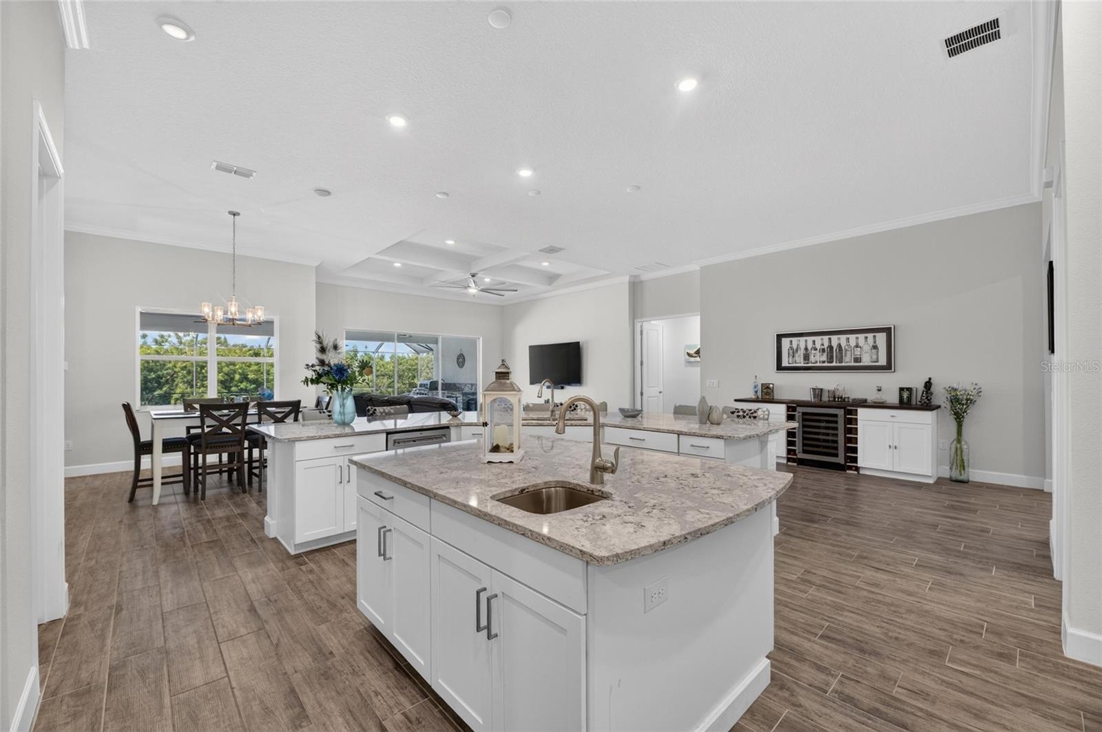 816 MANNS HARBOR DRIVE, Apollo Beach, FL 33572
