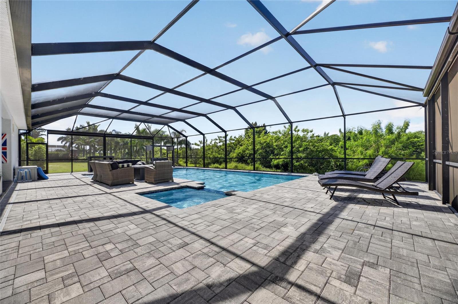 816 MANNS HARBOR DRIVE, Apollo Beach, FL 33572