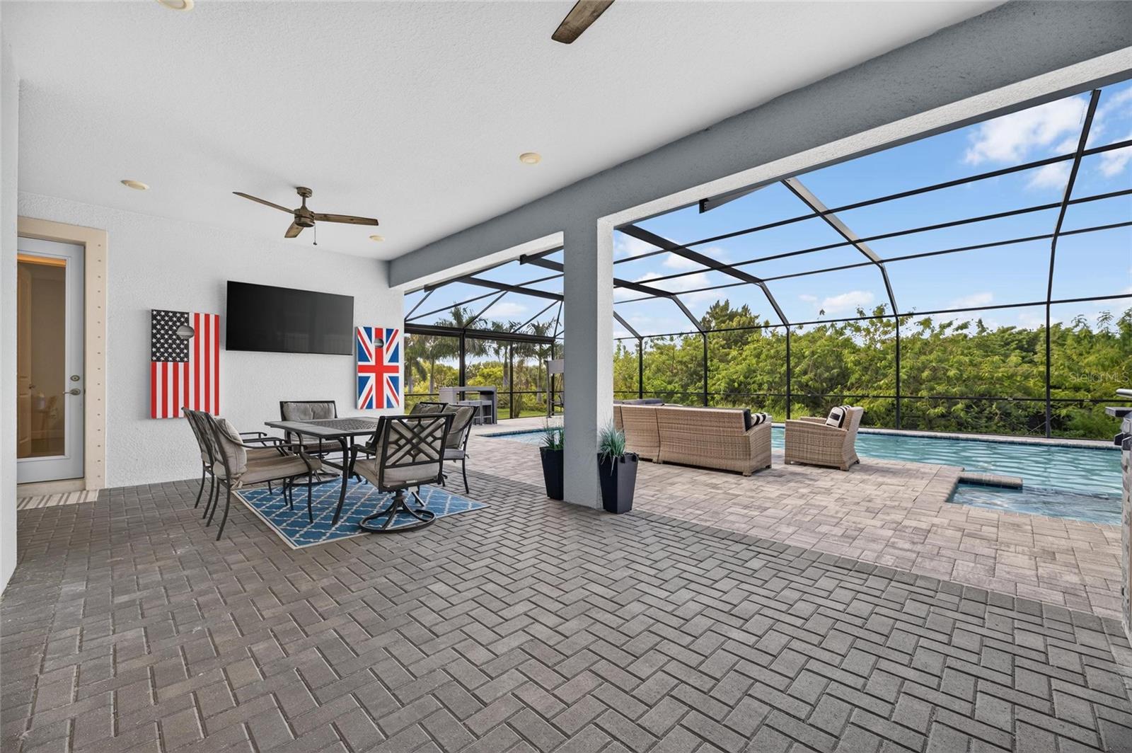 816 MANNS HARBOR DRIVE, Apollo Beach, FL 33572