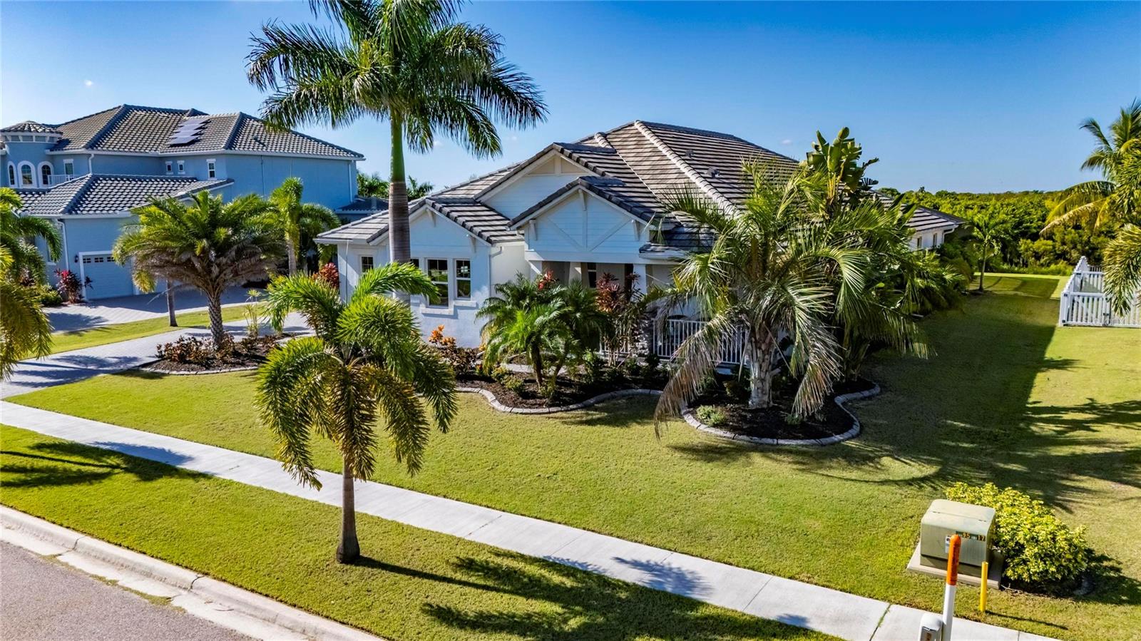 816 MANNS HARBOR DRIVE, Apollo Beach, FL 33572