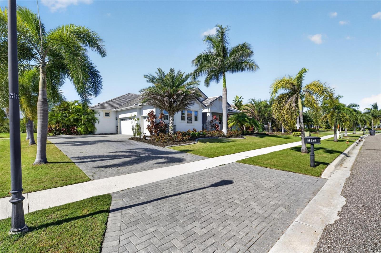816 MANNS HARBOR DRIVE, Apollo Beach, FL 33572