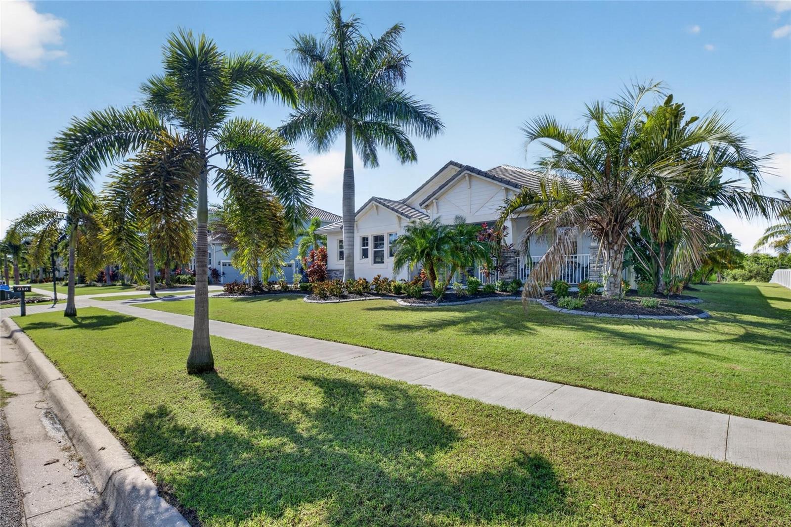 816 MANNS HARBOR DRIVE, Apollo Beach, FL 33572