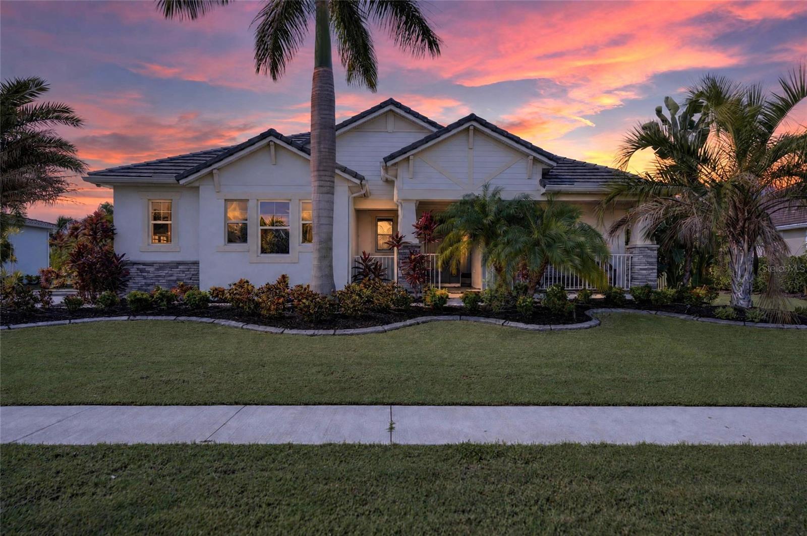 816 MANNS HARBOR DRIVE, Apollo Beach, FL 33572 816 MANNS HARBOR DRIVE, Apollo Beach, FL 33572