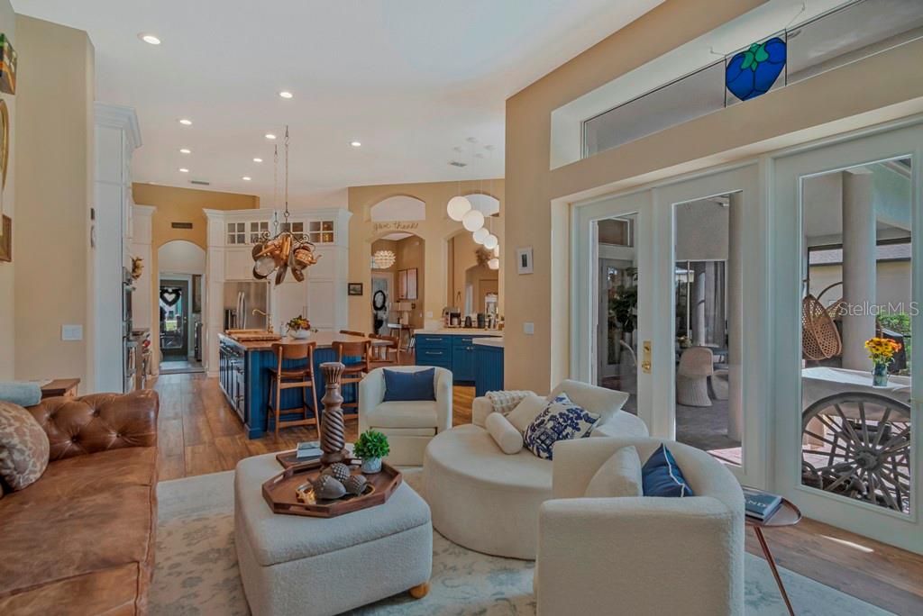 *Bright Living Space