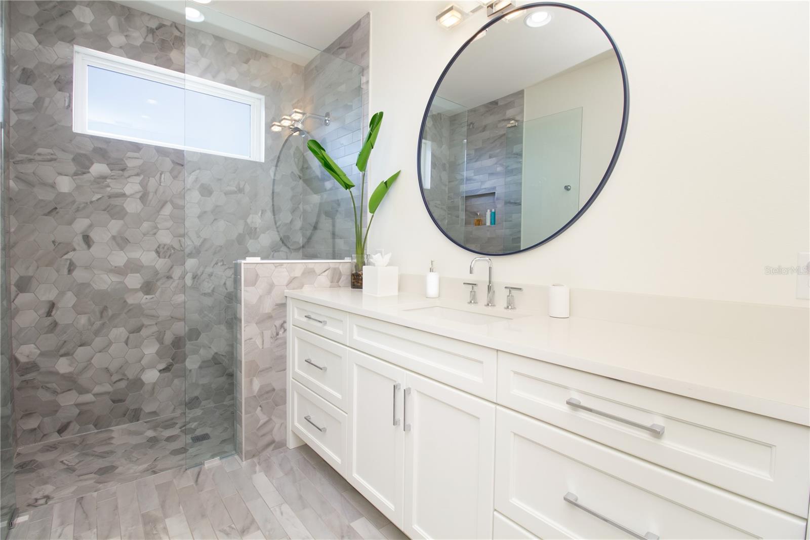Bathroom Between Bedroom 4 & 5