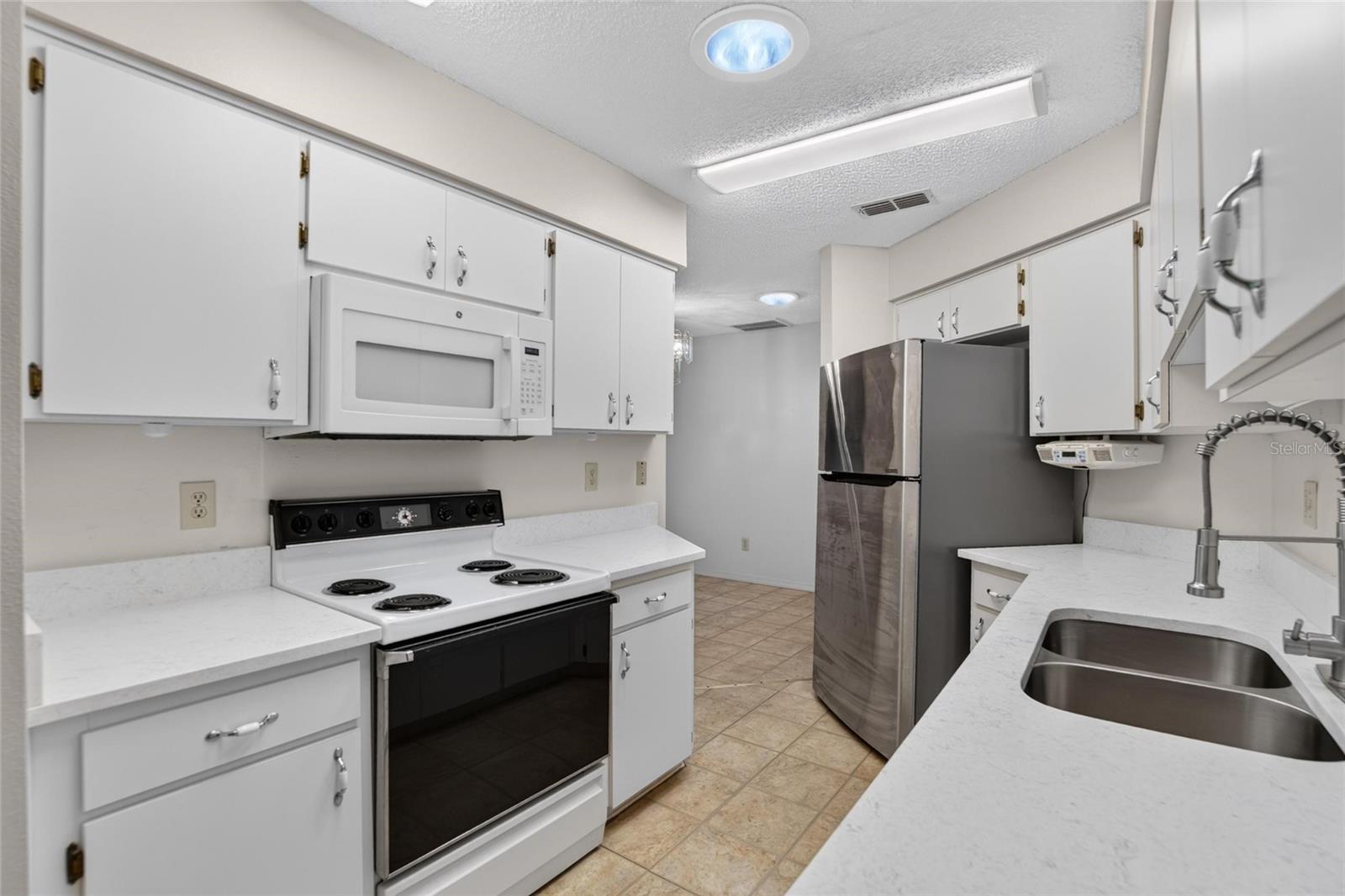 1940 GRAND CYPRESS LANE, Sun City Center, FL 33573