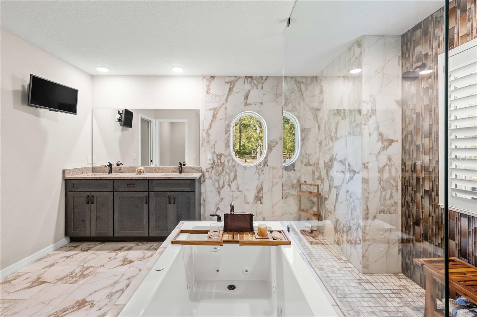 2402 N STAMPEDE DRIVE, Beverly Hills, FL 34465