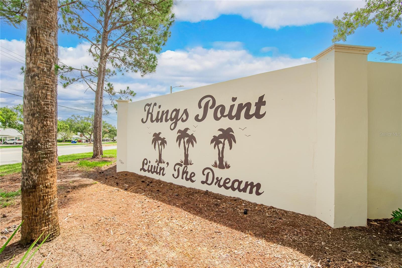 2017 HULLHOUSE DRIVE, Sun City Center, FL 33573