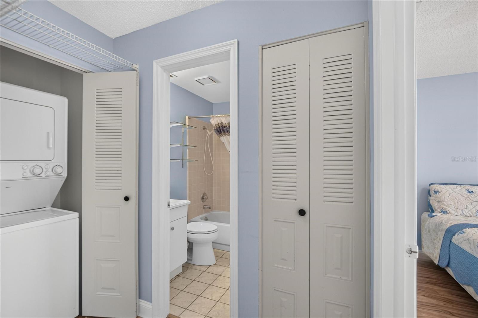2017 HULLHOUSE DRIVE, Sun City Center, FL 33573