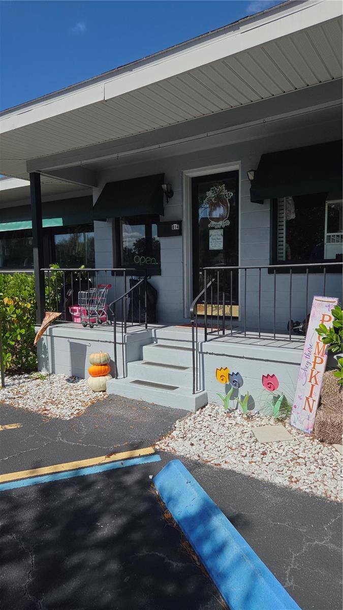 814 S DALE MABRY HIGHWAY, Tampa, FL 33609 814 S DALE MABRY HIGHWAY, Tampa, FL 33609