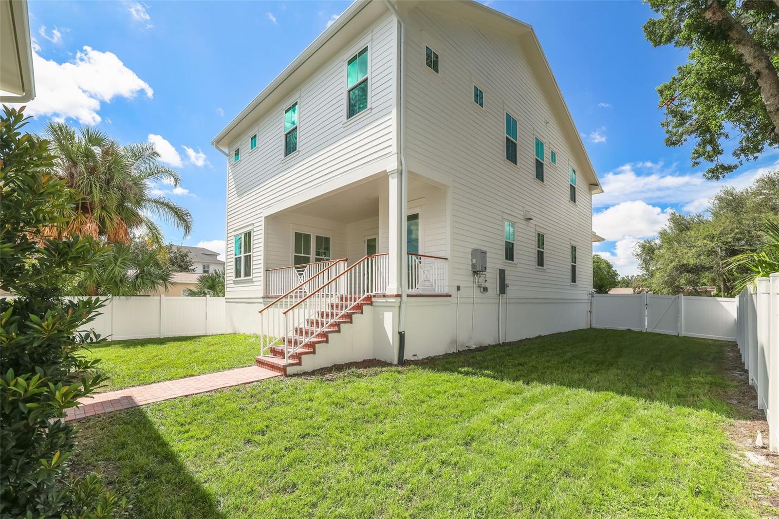 808 39TH AVENUE NE, St Petersburg, FL 33703