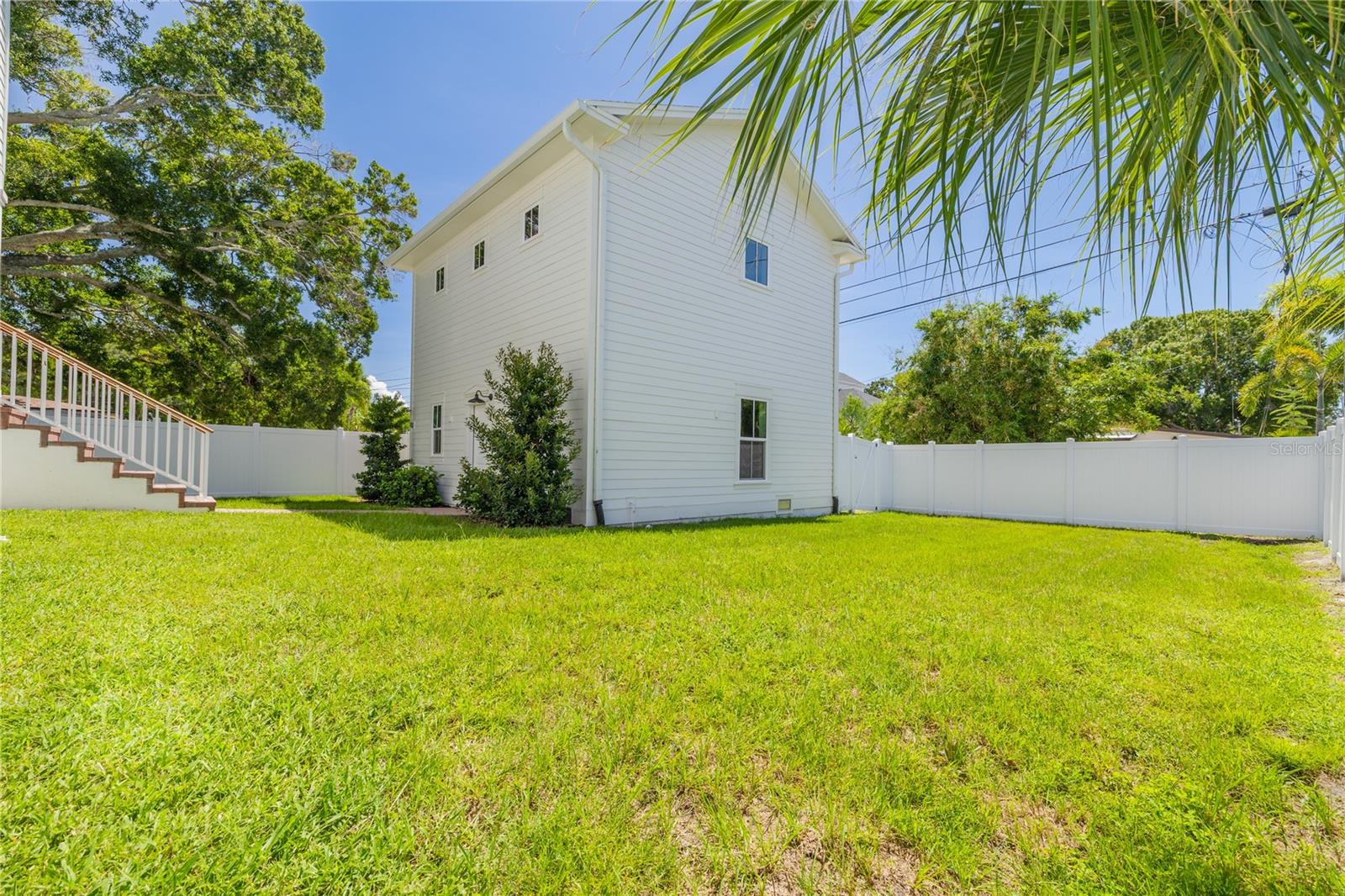808 39TH AVENUE NE, St Petersburg, FL 33703