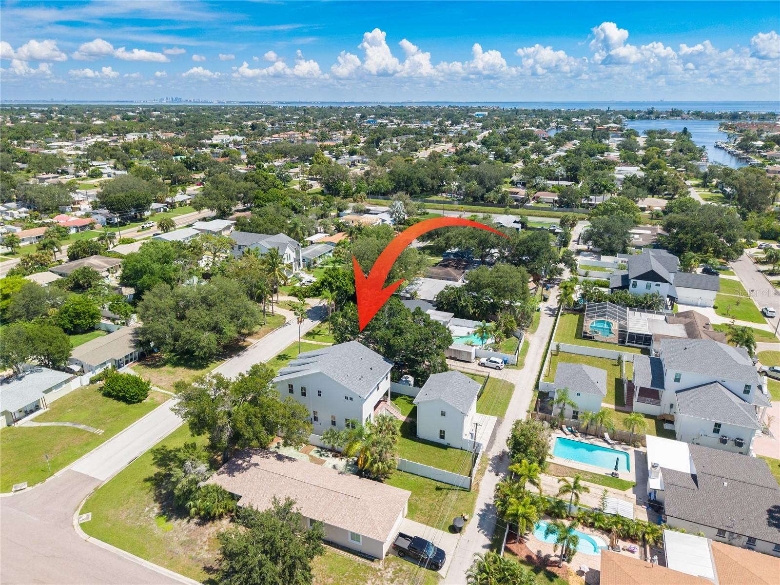 808 39TH AVENUE NE, St Petersburg, FL 33703