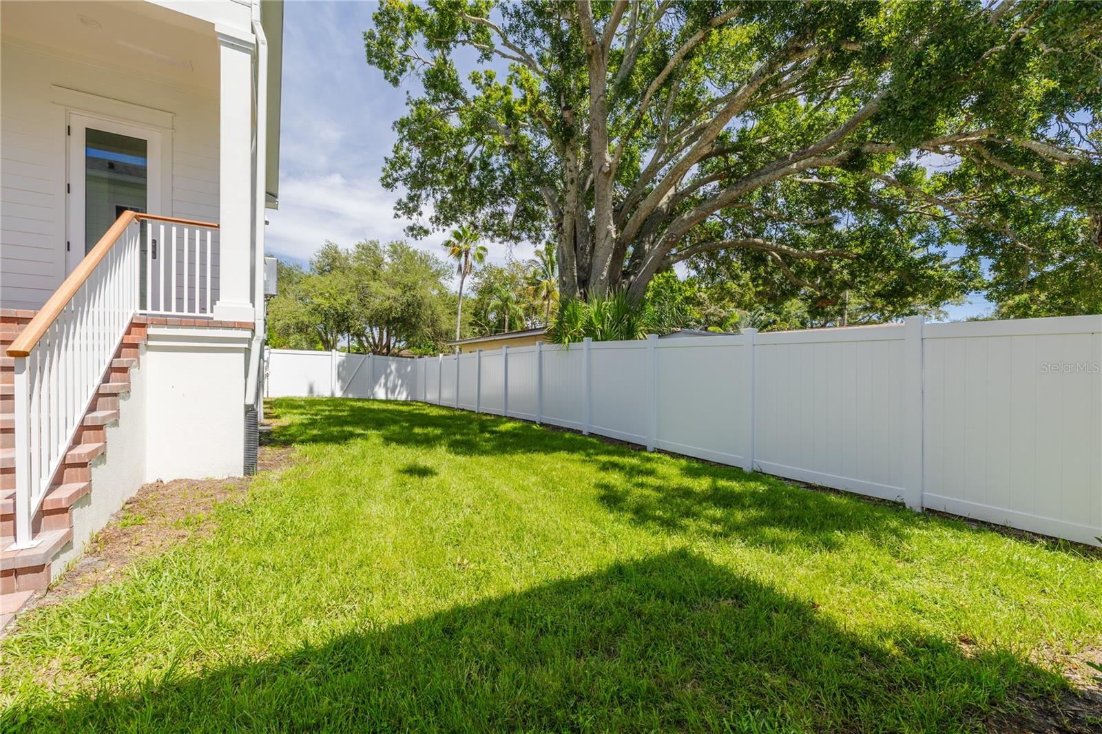 808 39TH AVENUE NE, St Petersburg, FL 33703