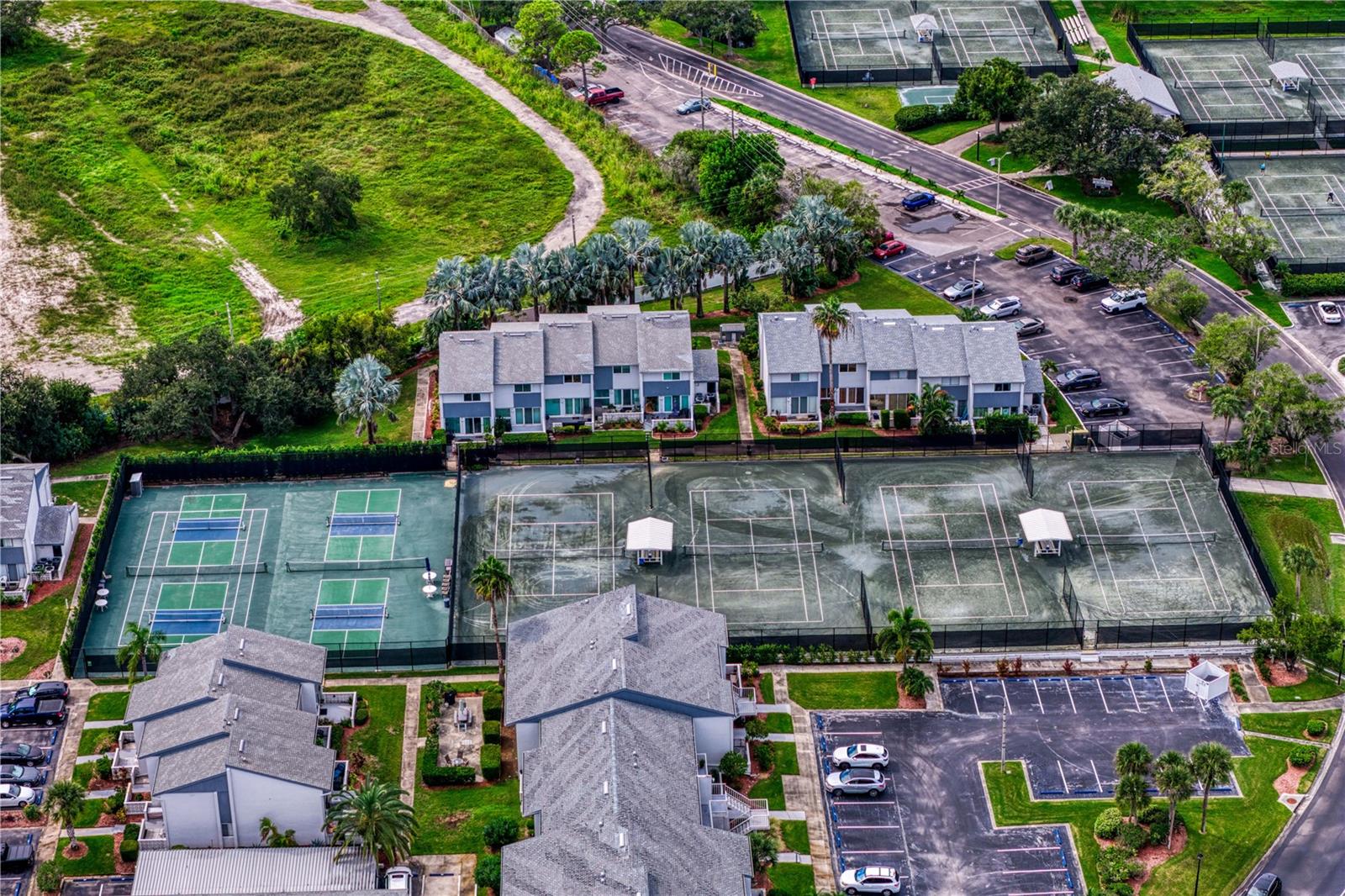 11 Har-Tru Tennis Courts
