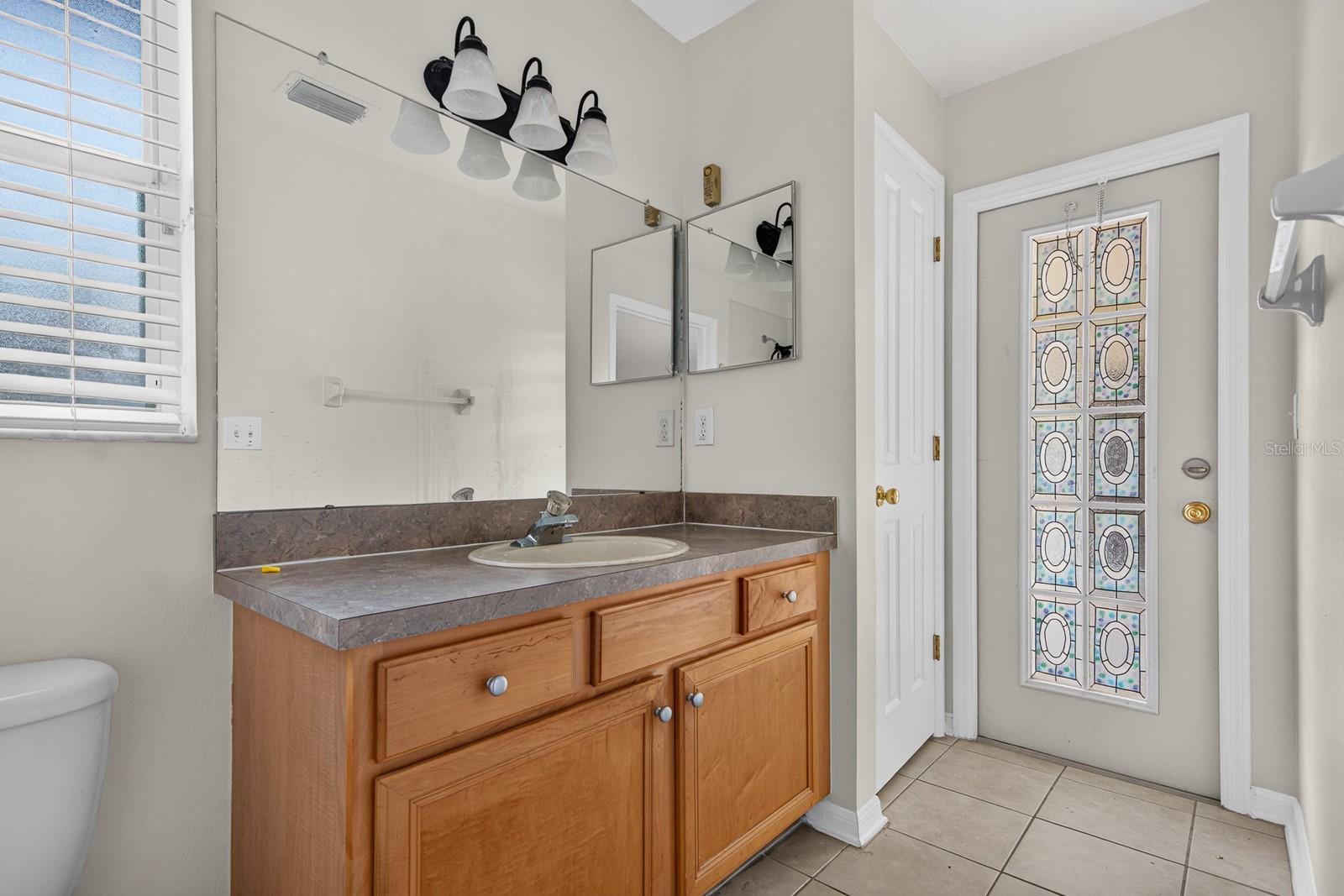 En-Suite/Pool Bath