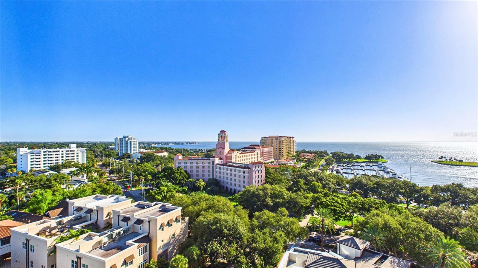 Beautiful Views of the Historic Vinoy Hotel Beautiful Views of the Historic Vinoy Hotel