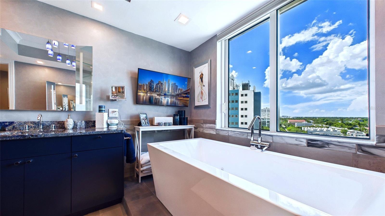 400 BEACH DRIVE NE, #1101, St Petersburg, FL 33701