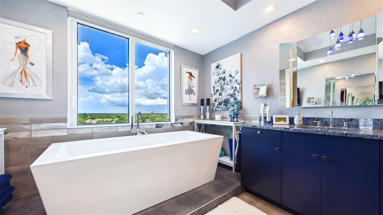 400 BEACH DRIVE NE, #1101, St Petersburg, FL 33701