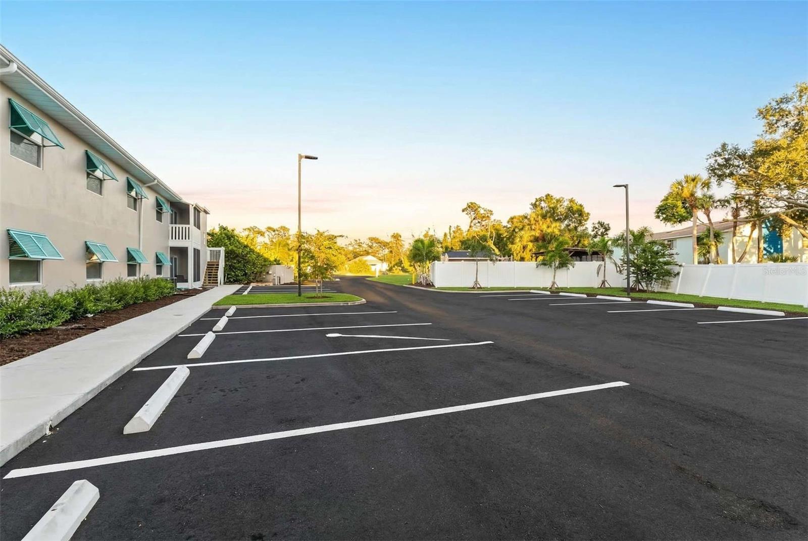 2704 49TH AVENUE W, Bradenton, FL 34207