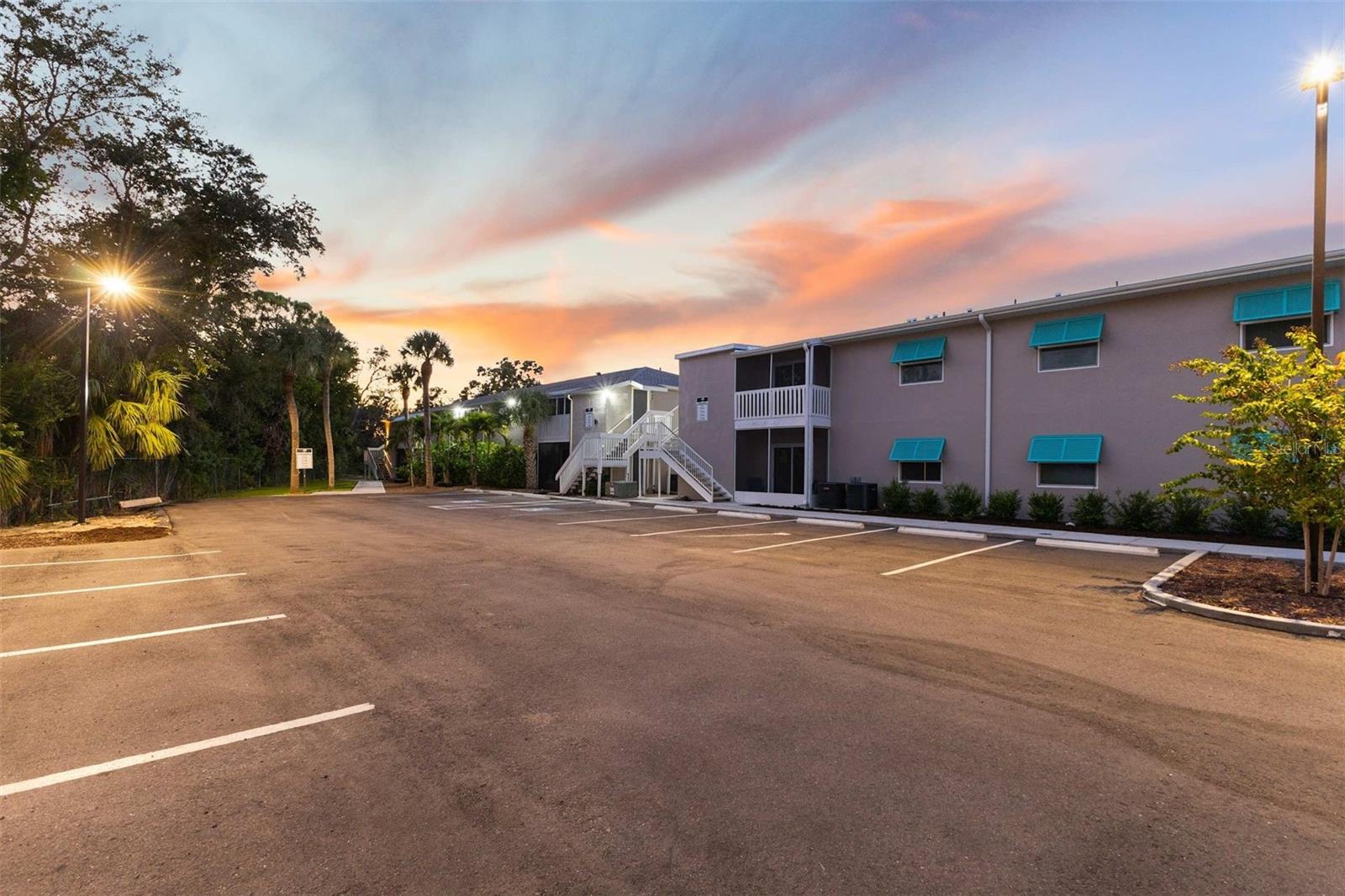2704 49TH AVENUE W, Bradenton, FL 34207 2704 49TH AVENUE W, Bradenton, FL 34207