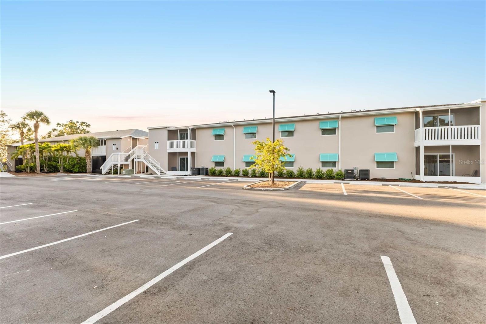2704 49TH AVENUE W, Bradenton, FL 34207