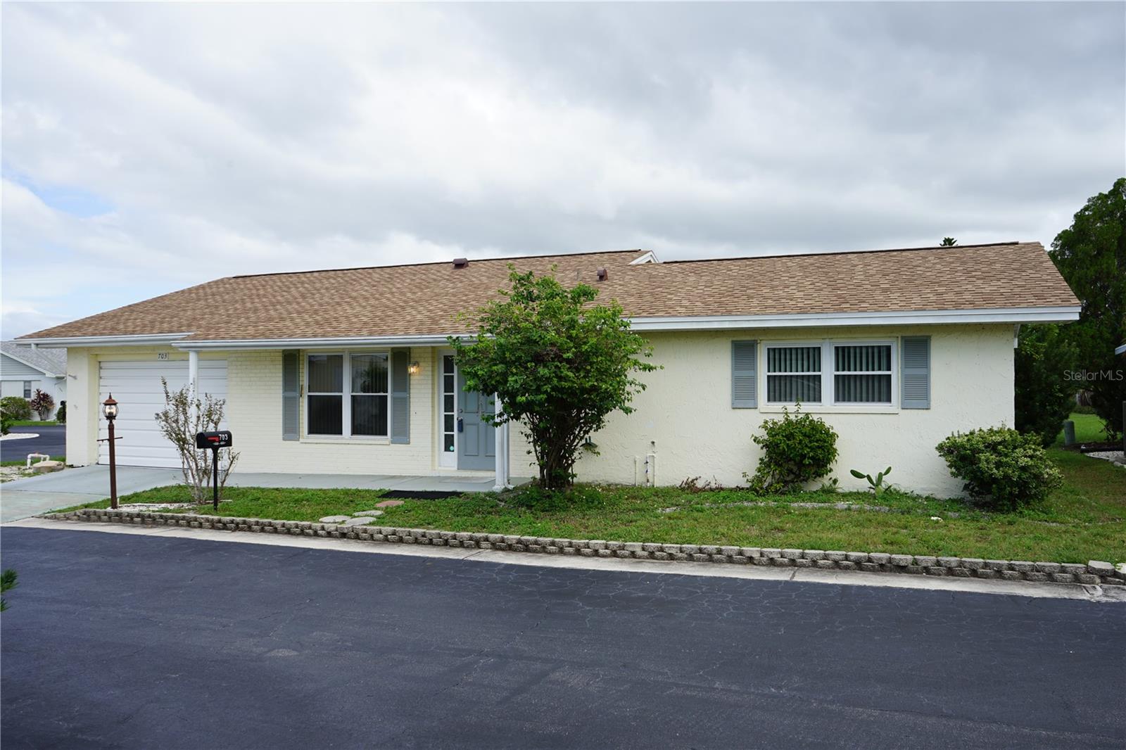 703 HUXLEY PLACE, Sun City Center, FL 33573 703 HUXLEY PLACE, Sun City Center, FL 33573