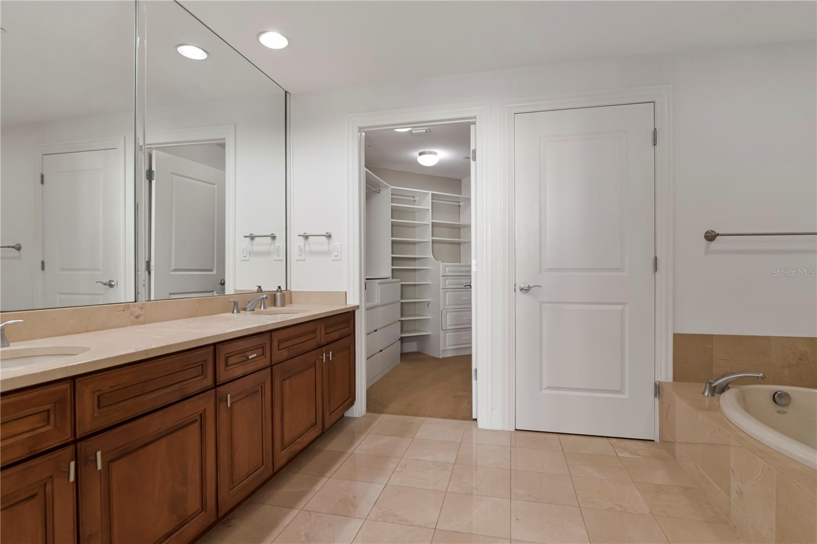 450 KNIGHTS RUN AVENUE, #803, Tampa, FL 33602
