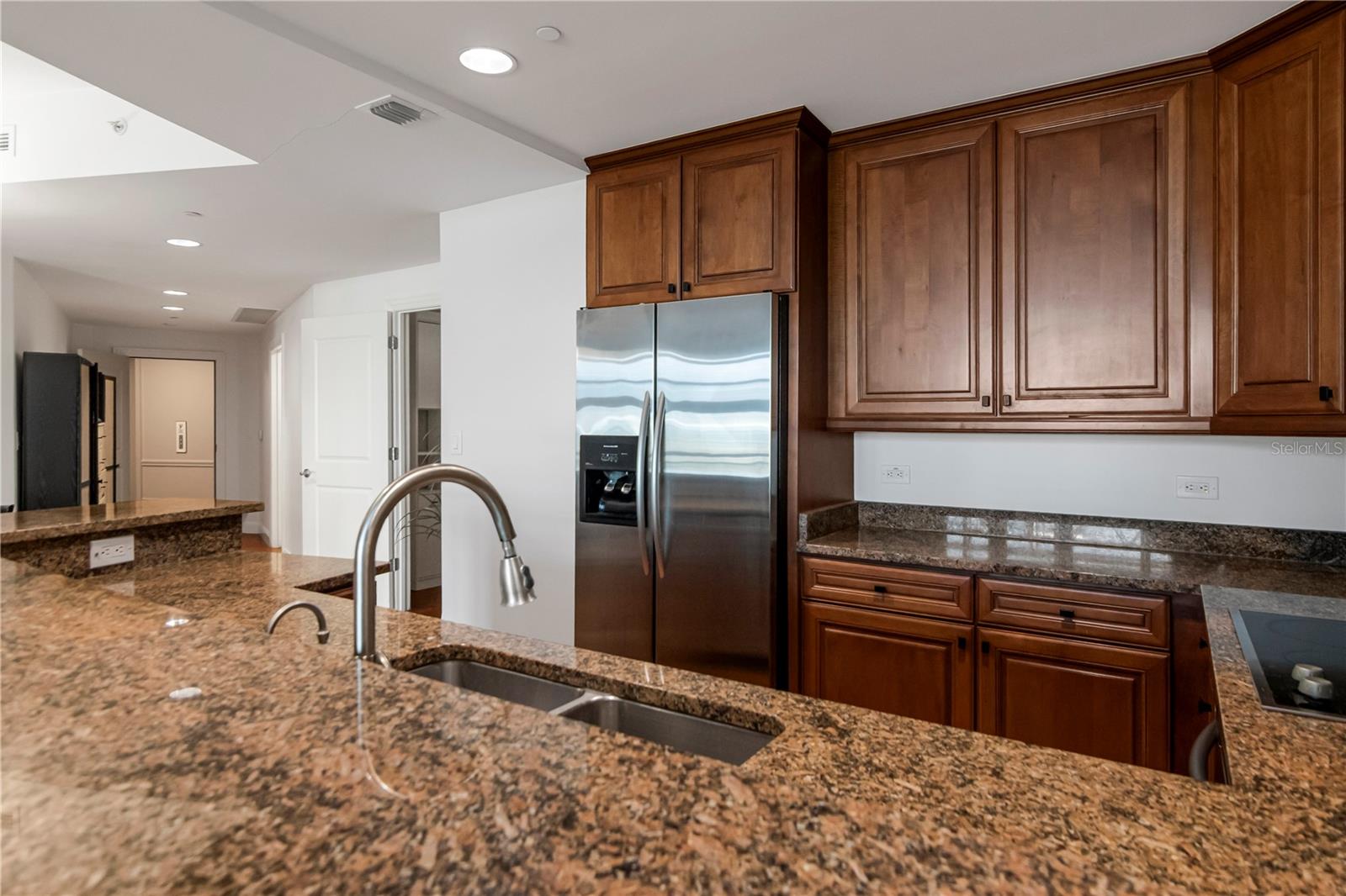 450 KNIGHTS RUN AVENUE, #803, Tampa, FL 33602