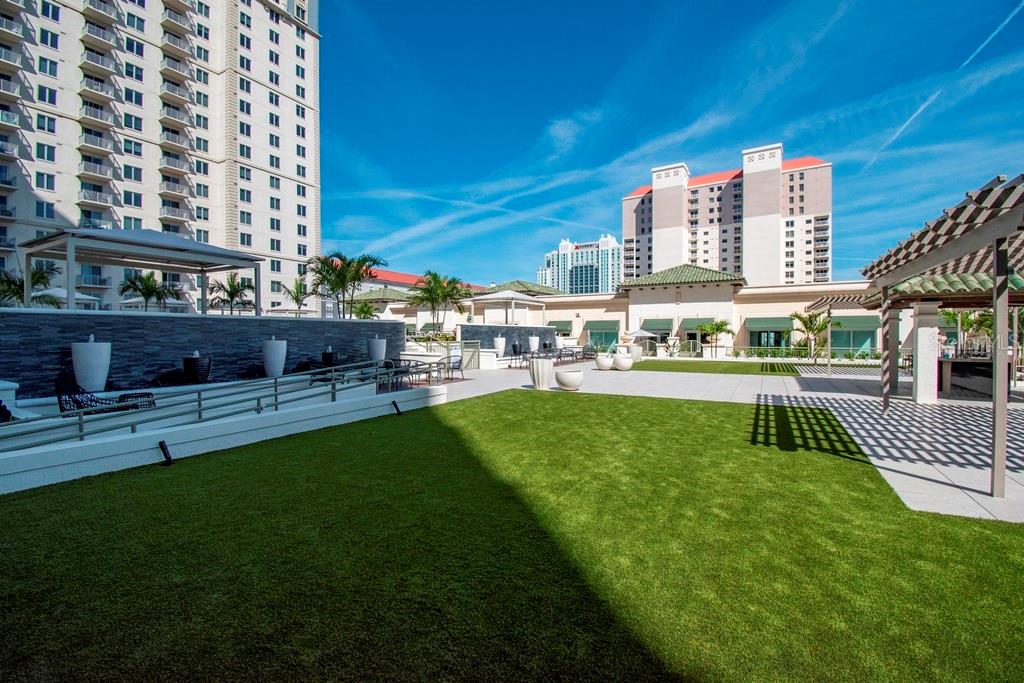 Great Lawn on 4th Floor Amenity Deck
