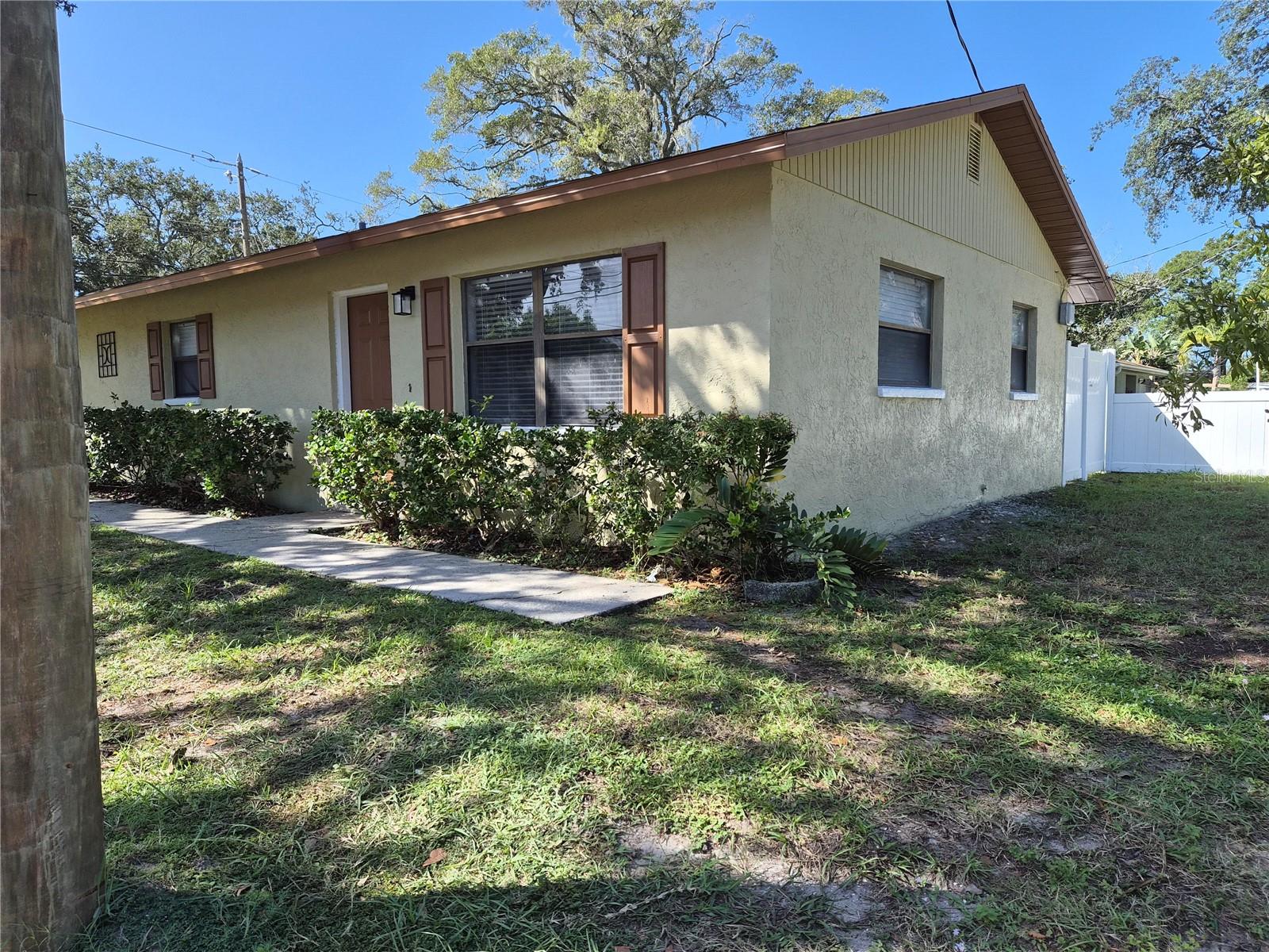 402 WOODROW AVENUE NW, #B, Largo, FL 33770 402 WOODROW AVENUE NW, #B, Largo, FL 33770