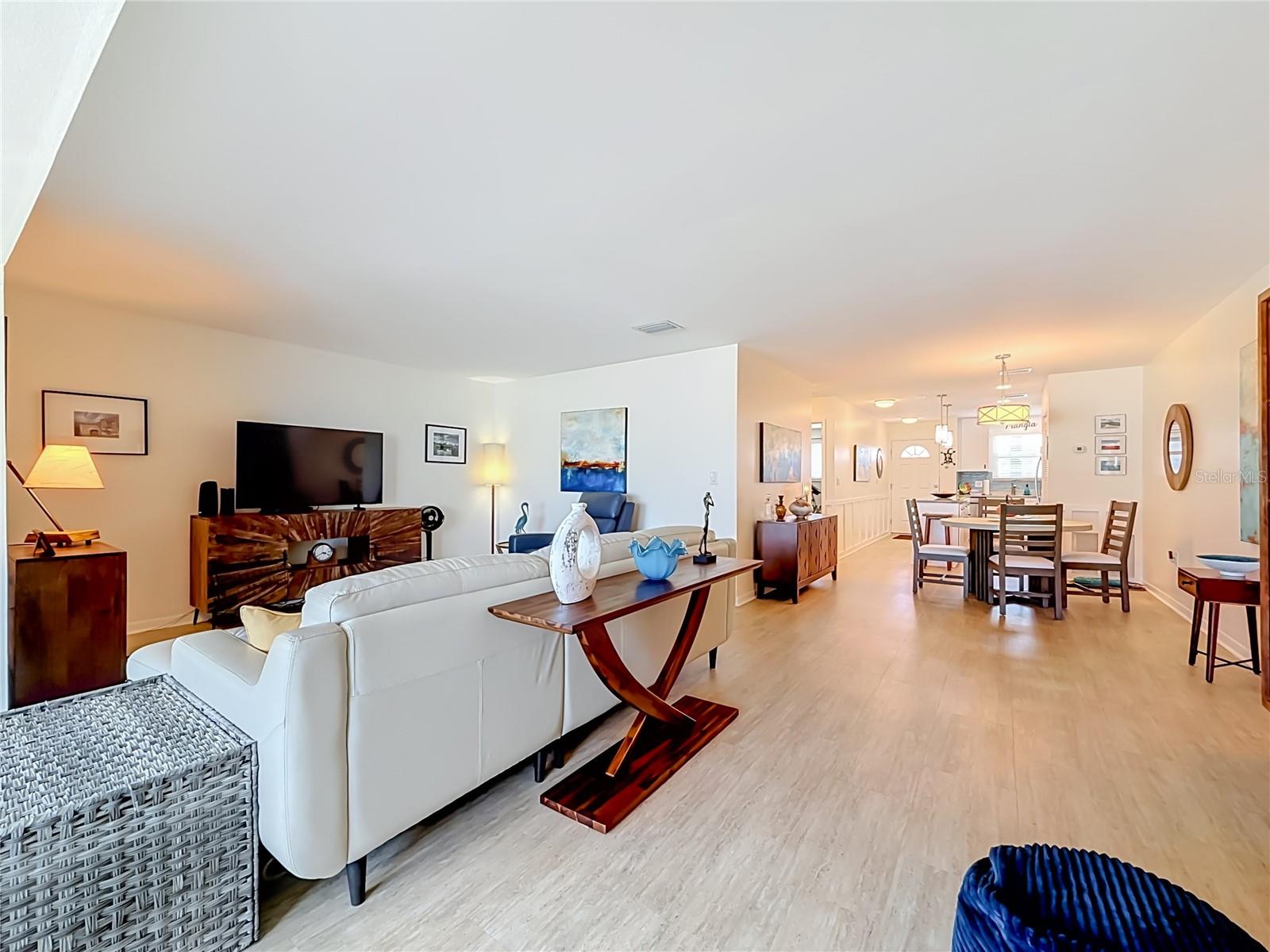 5925 SHORE BOULEVARD S, #611, Gulfport, FL 33707