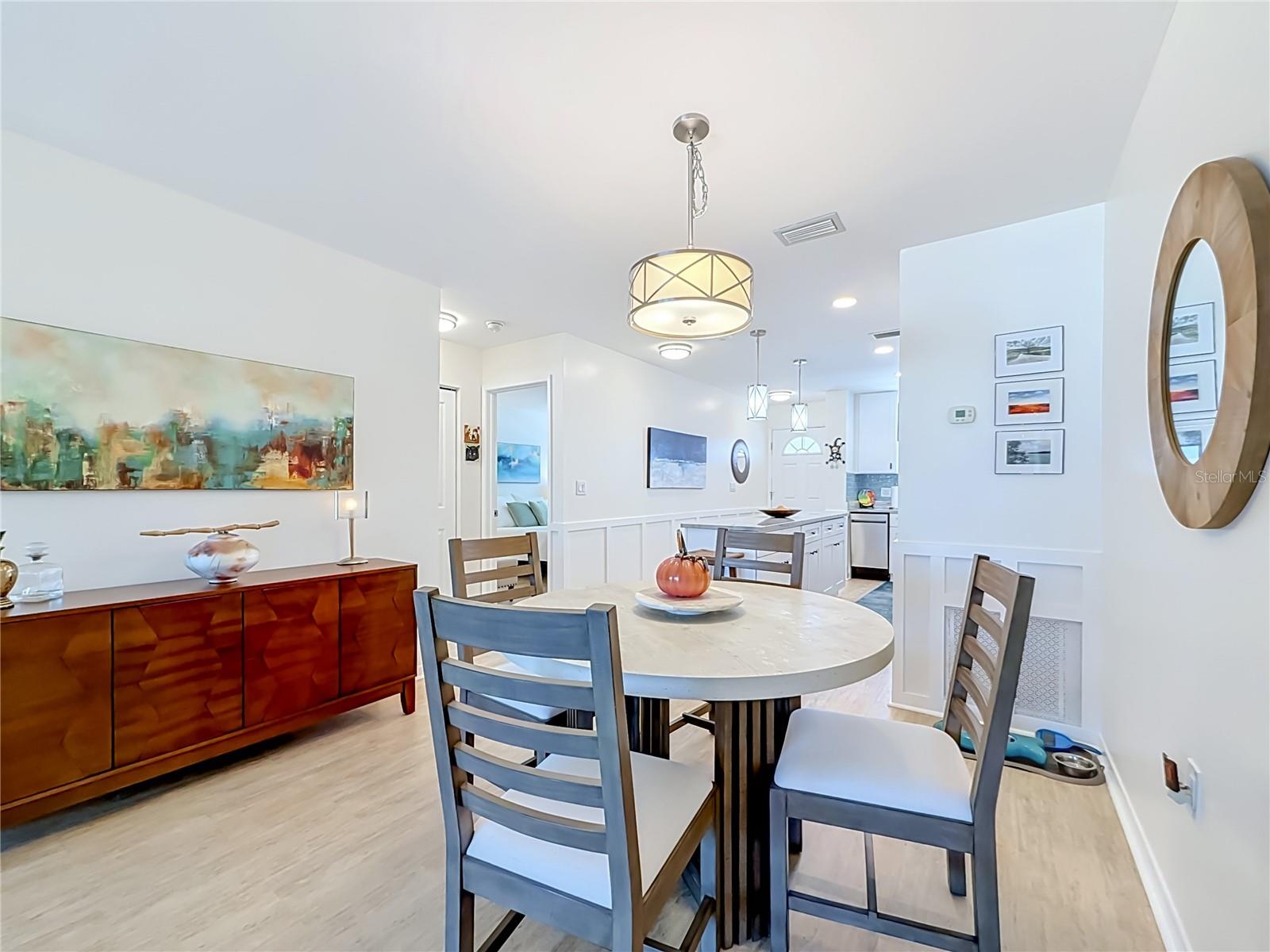 5925 SHORE BOULEVARD S, #611, Gulfport, FL 33707