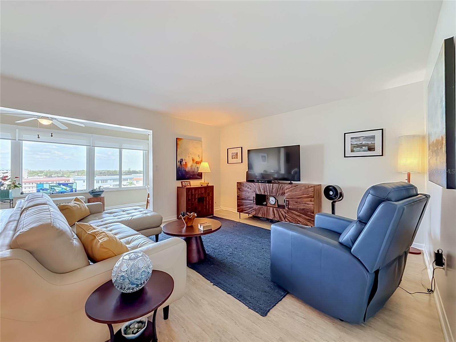 5925 SHORE BOULEVARD S, #611, Gulfport, FL 33707